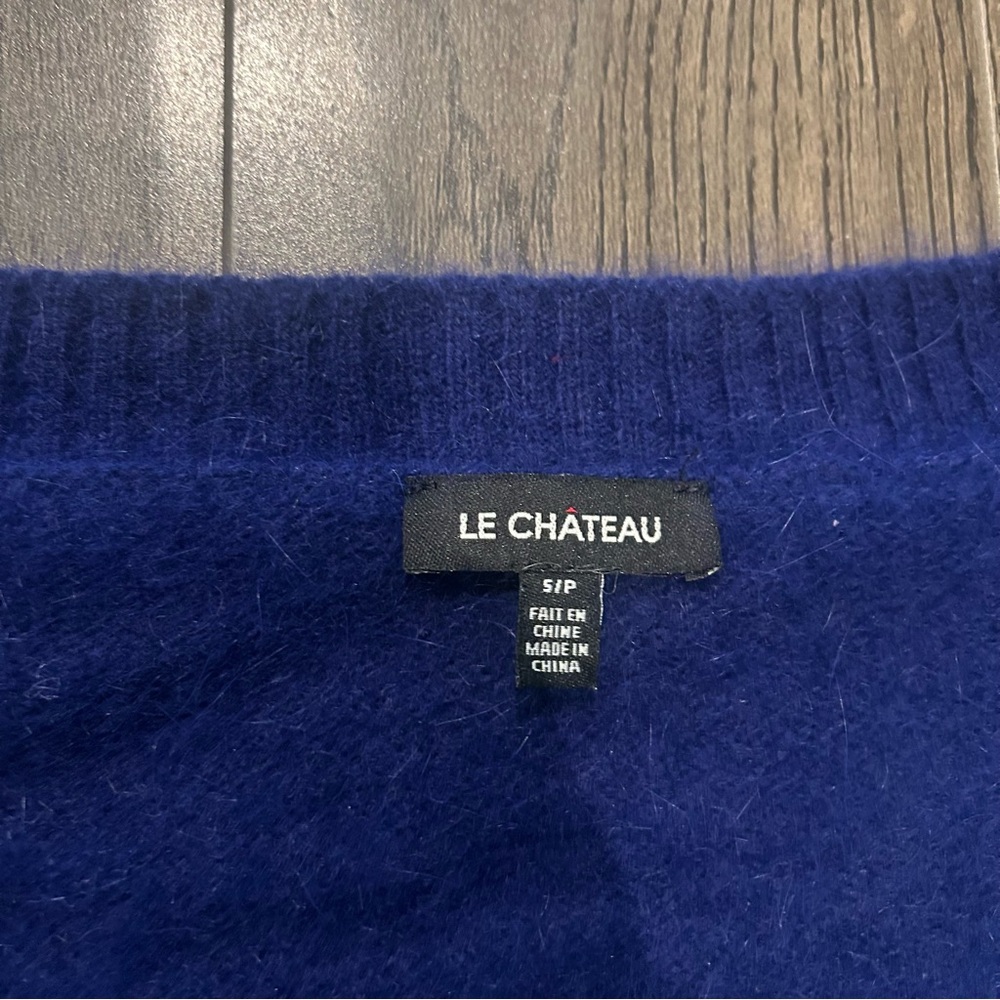 Le Chateau Blue V-Neck Sweater Knit Casual - Picture 5 of 10